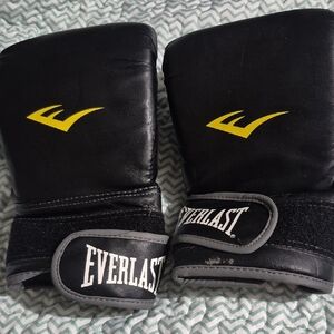 Everlast Black Training Gloves with Yellow Logo